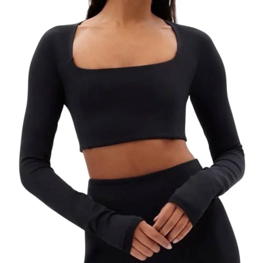 Girlfriend Collective Long Sleeve Crop Top in Black - Size M